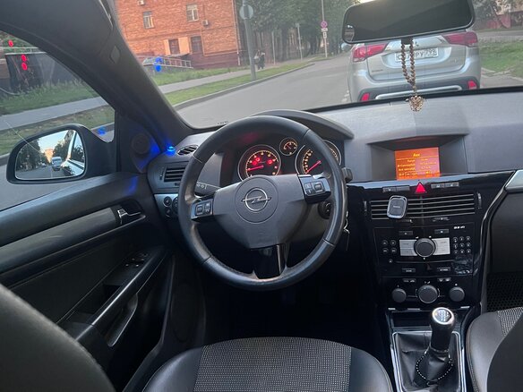 2010 Opel Astra GTC H Рестайлинг, чёрный, 740000 рублей - вид 7