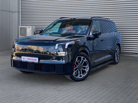 Lynk & Co 900