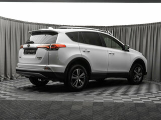 2017 Toyota RAV4 IV (XA40) Рестайлинг, белый, 2400000 рублей, вид 5