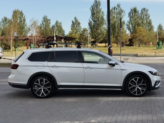 2019 Volkswagen Passat Alltrack B8 Рестайлинг, белый, 3550000 рублей, вид 5