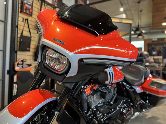 2024 Harley-Davidson CVO Street Glide, оранжевый, 4900000 рублей - вид 11
