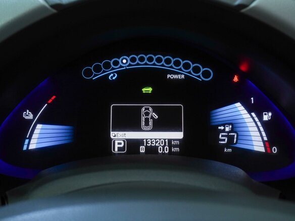 2011 Nissan Leaf (EM61) I (ZE0/AZE0), белый, 570000 рублей - вид 17