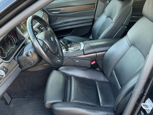 2013 BMW 7 серии 730d xDrive V (F01/F02/F04) Рестайлинг, чёрный, 2600000 рублей - вид 9