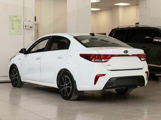 2018 Kia Rio IV, белый, 1100000 рублей, вид 4