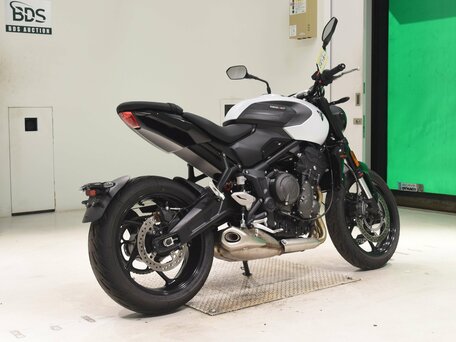 2026 Triumph Trident 660, белый, 1040000 рублей, вид 3
