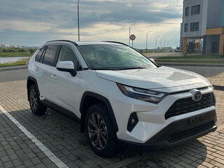 2025 Toyota RAV4 V (XA50), белый, 4800000 рублей, вид 3