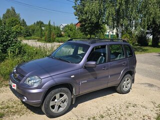2016 Chevrolet Niva I Рестайлинг, серый, 800000 рублей, вид 1