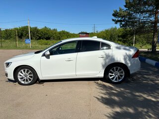 2014 Volvo S60 II Рестайлинг, белый, 2100000 рублей, вид 3