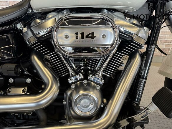 2018 Harley-Davidson Fat Boy, белый, 1985000 рублей - вид 19