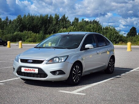 2009 Ford Focus II Рестайлинг, серебристый, 390000 рублей, вид 3