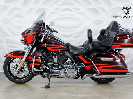 2017 Harley-Davidson CVO Limited, красный, 1977000 рублей, вид 2