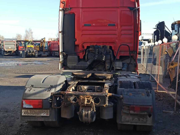 2012 MAN TGX, красный, 2840000 рублей - вид 3