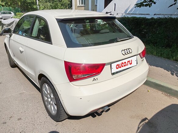 2012 Audi A1 I (8X), белый, 1100000 рублей - вид 3