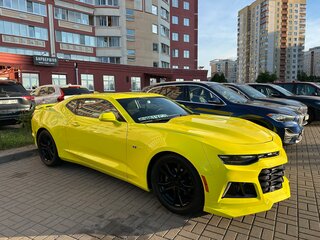 2020 Chevrolet Camaro VI Рестайлинг, жёлтый, 2900000 рублей, вид 4