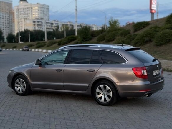 2011 Skoda Superb II, бежевый, 890000 рублей - вид 3