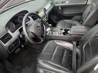2011 Volkswagen Touareg II, чёрный, 1760000 рублей, вид 4