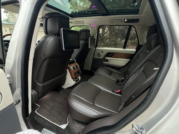 2018 Land Rover Range Rover IV Рестайлинг, бежевый, 7200000 рублей - вид 7