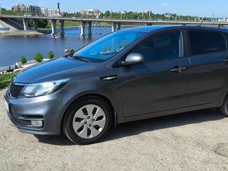 2017 Kia Rio III Рестайлинг, серый, 1120000 рублей, вид 5