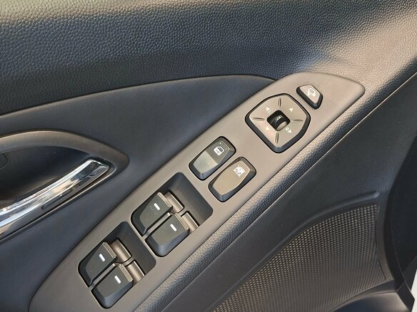 2012 Hyundai ix35 I, белый - вид 12