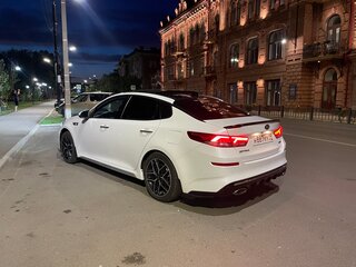 2019 Kia Optima IV Рестайлинг, белый, 2500000 рублей, вид 1