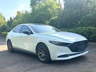 2023 Mazda 3 Axela IV (BP), белый, 1525000 рублей, вид 3