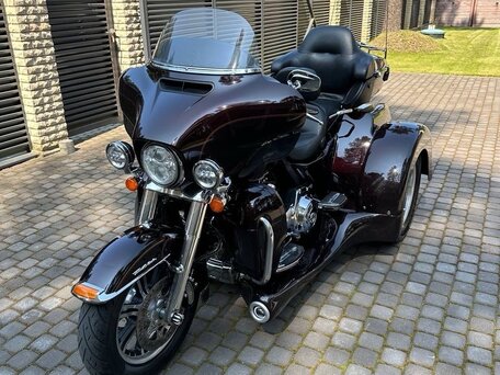 2014 Harley-Davidson Tri Glide, чёрный, 2900000 рублей, вид 5