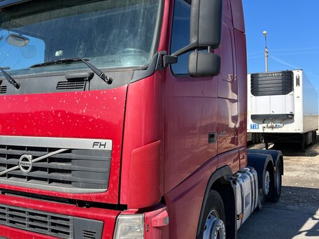2014 Volvo FH, красный, 6550000 рублей, вид 4