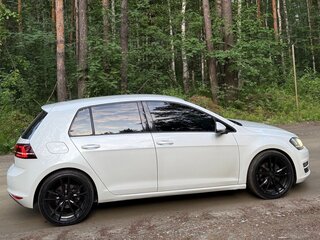 2013 Volkswagen Golf VII, белый, 1199999 рублей, вид 2