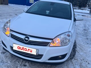2011 Opel Astra H Рестайлинг, белый, 580000 рублей, вид 3