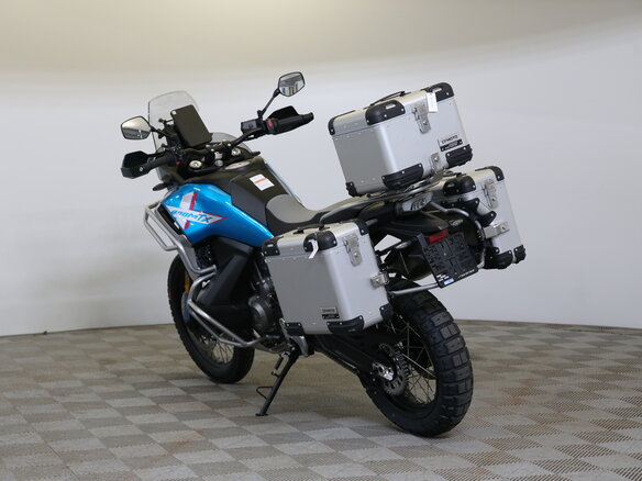 2025 CFMoto 800MT-X, синий - вид 6