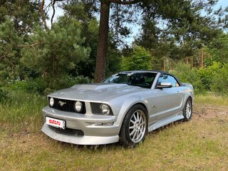 2005 Ford Mustang V, серебристый, 7400000 рублей, вид 1