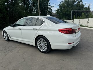 2018 BMW 5 серии 520d VII (G30/G31/G38), белый, 3000000 рублей, вид 2