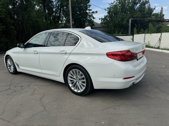 2018 BMW 5 серии 520d VII (G30/G31/G38), белый, 3000000 рублей - вид 1
