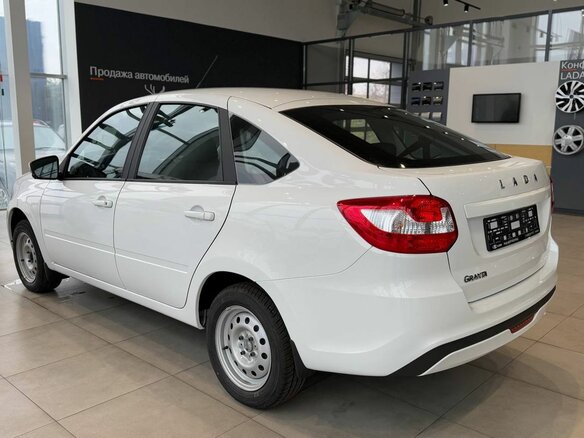 2026 Lada (ВАЗ) Granta I Рестайлинг, белый, 1017000 рублей - вид 7