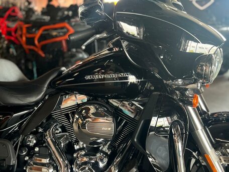 2015 Harley-Davidson Ultra Limited, чёрный, 2000000 рублей, вид 3