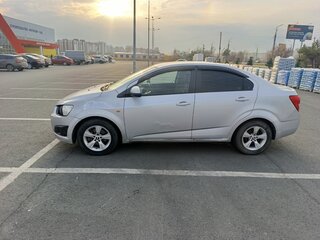 2012 Chevrolet Aveo II, серебристый, 500000 рублей, вид 3