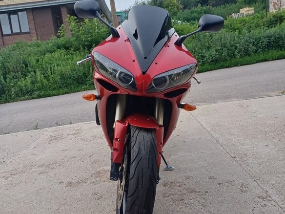 2004 Yamaha YZF-R1, красный, 700000 рублей - вид 2