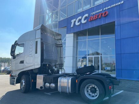 2023 IVECO-Hongyan 4x2, серебристый, 7500000 рублей, вид 4