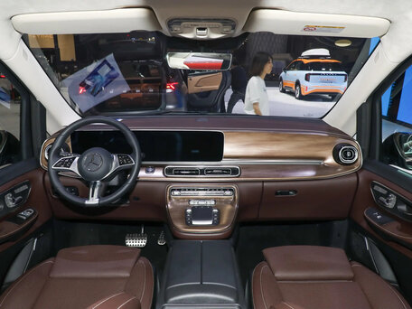 2025 Mercedes-Benz V-Класс Long 300 длинный III (W447) Рестайлинг 2, чёрный, 9675500 рублей, вид 3