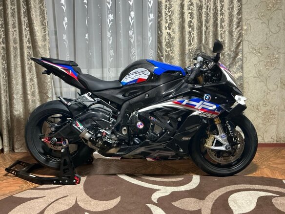 2017 BMW S 1000 RR, чёрный, 1800000 рублей - вид 1