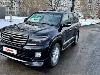 2013 Toyota Land Cruiser 200 Series Рестайлинг 1, чёрный, 4200000 рублей, вид 1