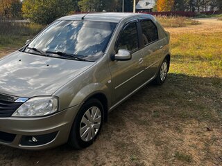 2013 Renault Logan I Рестайлинг, бежевый, 480000 рублей, вид 4