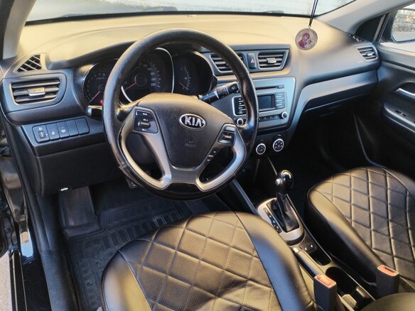 2017 Kia Rio III Рестайлинг, чёрный, 899000 рублей - вид 6