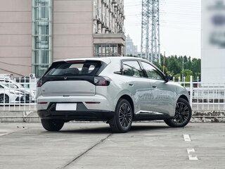 2026 Arcfox T1, серебристый, 1640000 рублей, вид 5
