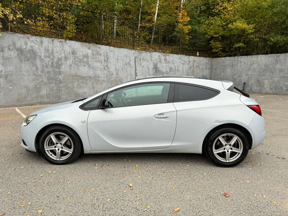 2012 Opel Astra GTC J Рестайлинг, белый, 850000 рублей - вид 6