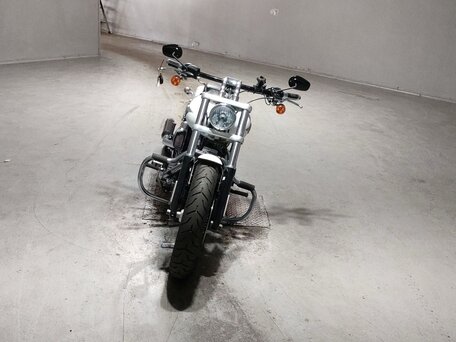 2017 Harley-Davidson Breakout, белый, 1532000 рублей, вид 3