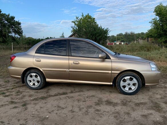 2004 Kia Rio I Рестайлинг, бежевый, 355000 рублей - вид 5