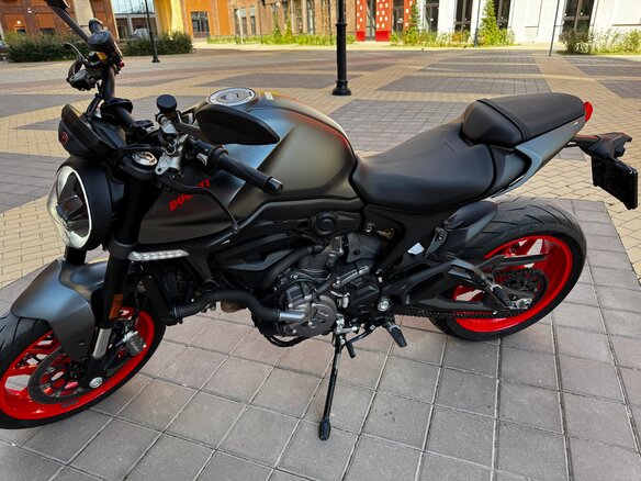 2021 Ducati Monster 937, серый, 1030000 рублей - вид 15