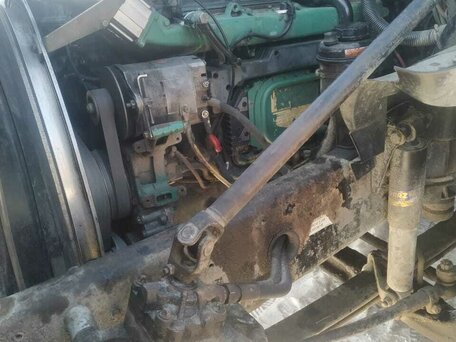 2001 Volvo VNL, синий, 1700000 рублей, вид 5