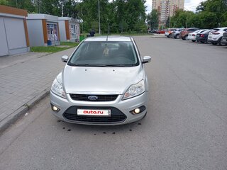 2010 Ford Focus II Рестайлинг, серебристый, 585000 рублей, вид 1